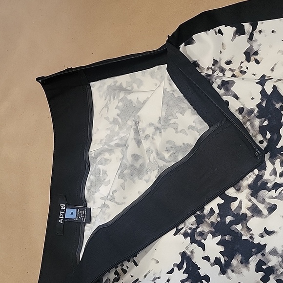 Apt 9 Size 10 Black & White Patterned Pencil Skirt with Black Sides, NWOT - Picture 10 of 10